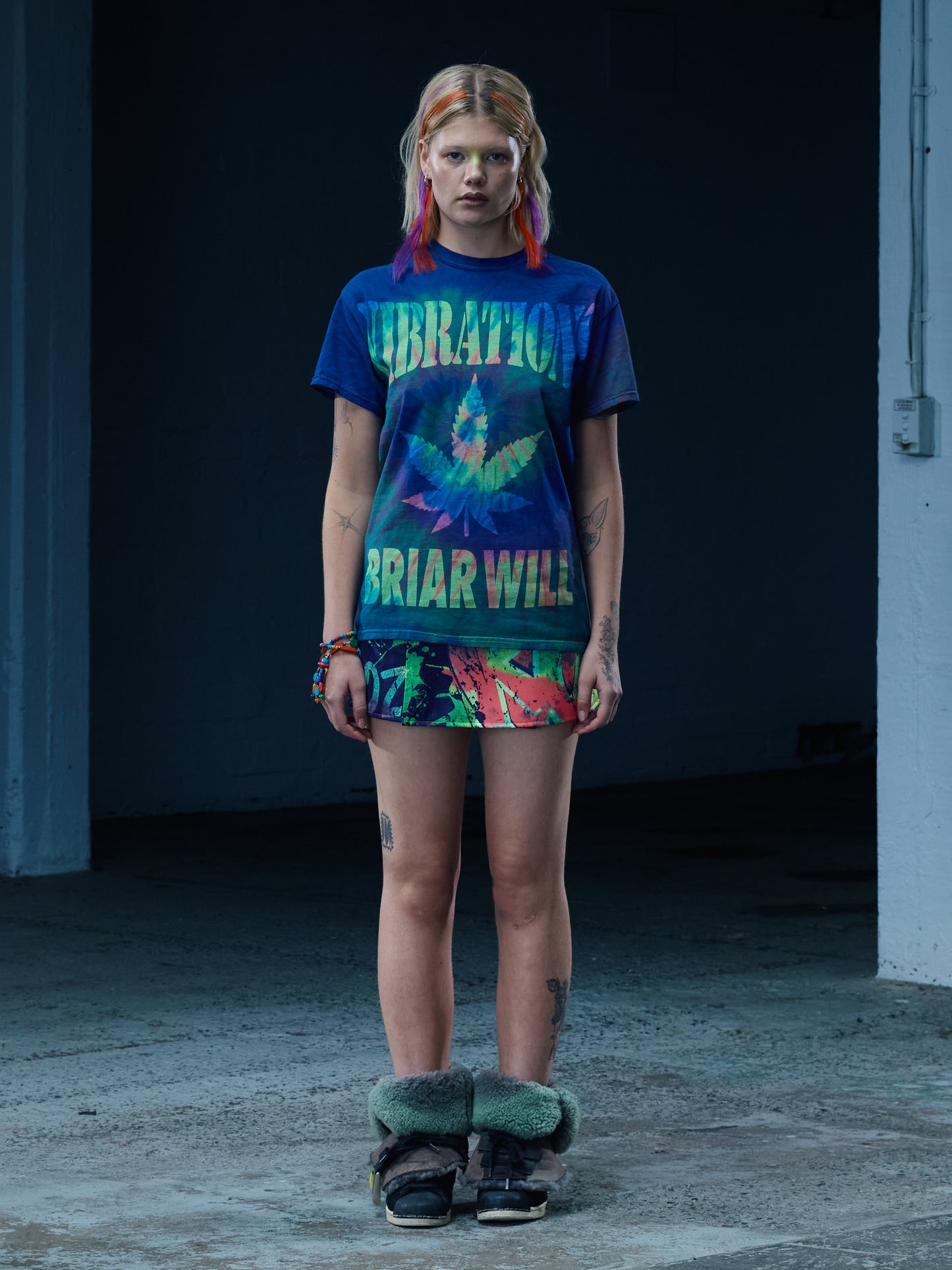 The Vibrations Tee | Navy